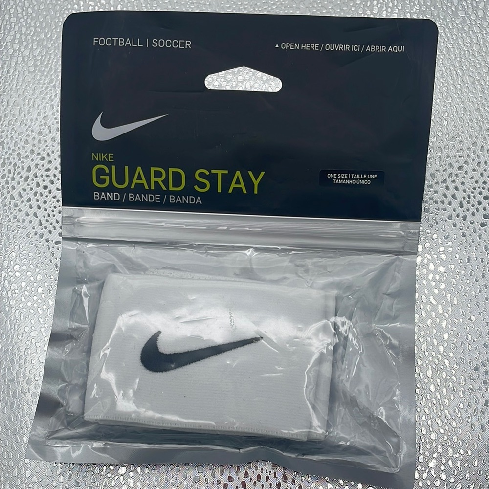 Nike White and Black Guard Stay Wrist Bands Set Football Soccer Sport Sealed OS